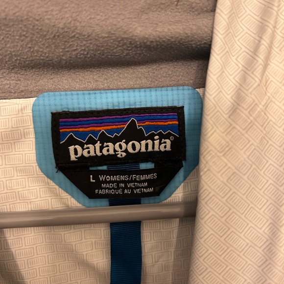Patagonia Torrentshell 3L Rain Jacket in Blue/Teal - Picture 8 of 11